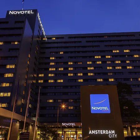 Novotel מלון 4*